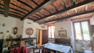 Splendida casa di paese in ottime condizioni, con terrazzo e giardino