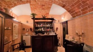 Splendida casa di paese in ottime condizioni, con terrazzo e giardino