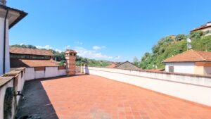 Splendida casa di paese in ottime condizioni, con terrazzo e giardino