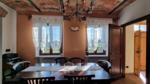 Splendido casale panoramico con vigneto e viale privato di accesso