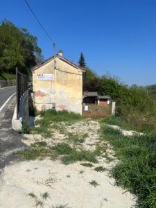 Autentica cascina piemontese da ristrutturare, con progetto approvato