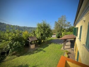Casa tipica piemontese in ottime condizioni, con vista aperta