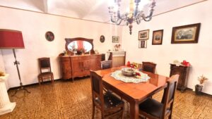 Casa in ottime condizioni con terreno e giardino