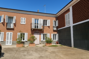 Casa in ottime condizioni con terreno e giardino