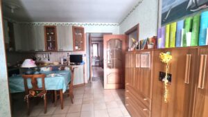 Casa di paese abitabile, panoramica