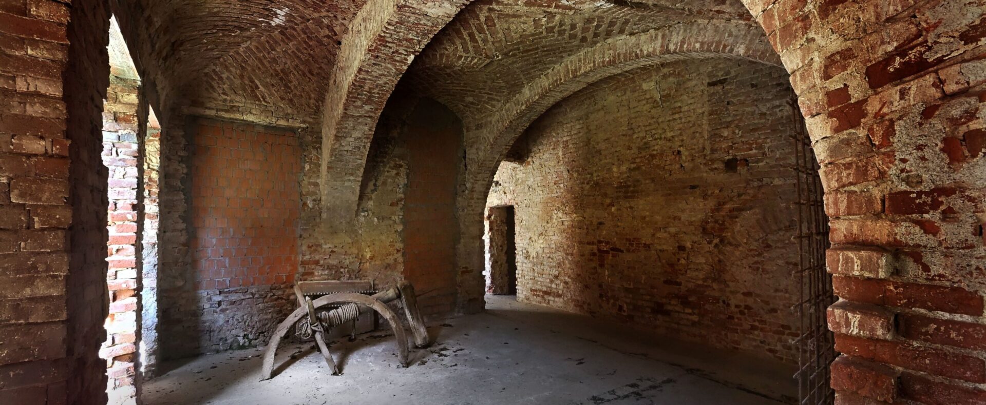 Casa con cantina nel Monferrato: cosa verificare prima di comprare