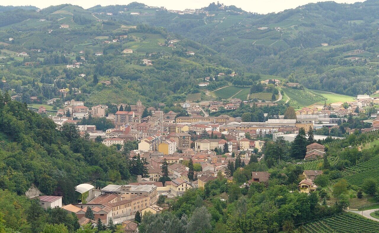 Canelli: case e immobili nella città dello Spumante
